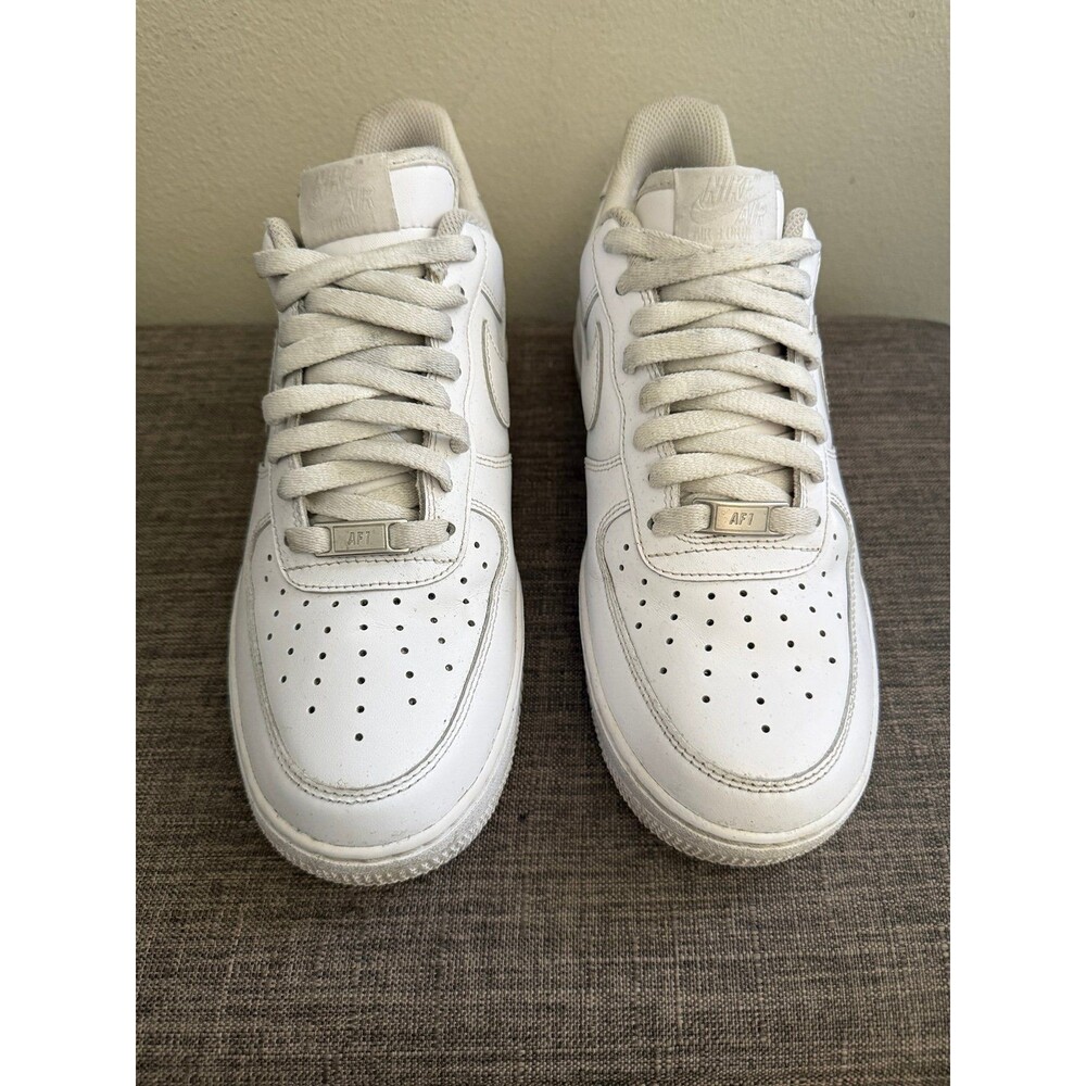 Men’s Nike Air Force 1 '07 Low Triple White Size 9.0